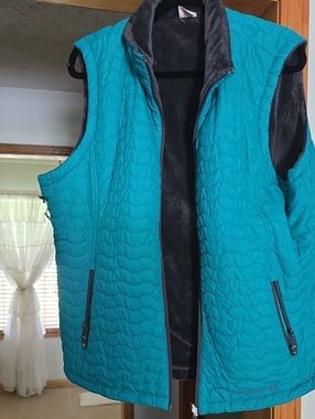 Women's Quilted Teal Lightweight Vest